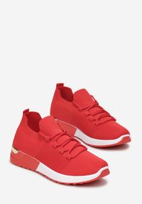 Renee - Czerwone Wsuwane Buty Sportowe z Wiązaniem i Metaliczną Ozdobą Amun. Nosek buta: okrągły. Zapięcie: bez zapięcia. Kolor: czerwony. Wzór: aplikacja. Obcas: na płaskiej podeszwie #4