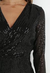 Born2be - Czarny Kombinezon w Cekiny z Kopertowym Dekoltem i Szerokimi Nogawkami Inile. Kolor: czarny. Materiał: materiał. Wzór: aplikacja. Styl: wizytowy #6