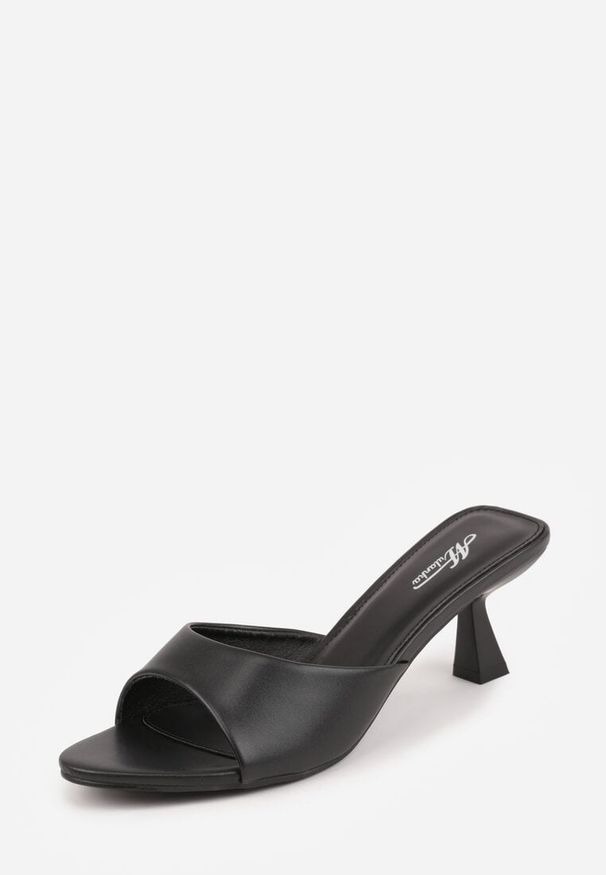 Renee - Czarne Klapki Peep Toe na Obcasie Kaczuszka Calinetta. Nosek buta: otwarty. Kolor: czarny. Materiał: koronka. Obcas: na obcasie. Styl: klasyczny. Wysokość obcasa: średni