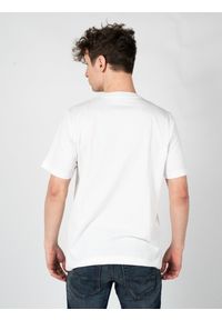 Diesel T-Shirt "T-Just" | A03803-0BEAF-100 | Mężczyzna | Biały. Okazja: na co dzień. Kolor: biały. Materiał: bawełna. Wzór: nadruk. Styl: casual, klasyczny