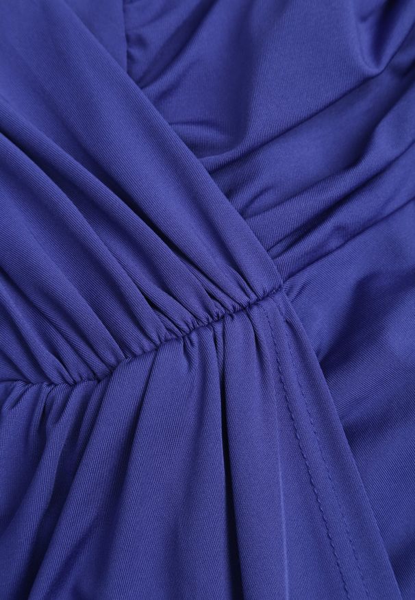 Born2be - Granatowa Kopertowa Sukienka Maxi na Jedno Ramię z Marszczeniami Analaura. Okazja: na imprezę. Kolor: niebieski. Materiał: wiskoza. Typ sukienki: kopertowe. Styl: elegancki. Długość: maxi