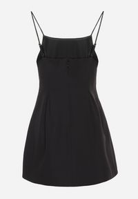 Born2be - Czarna Sukienka Vices o Rozkloszowanym Kroju na Ramiączkach Zdobiona Zakładkami Sarileve. Okazja: na co dzień. Typ kołnierza: dekolt kwadratowy. Kolor: czarny. Materiał: jeans. Długość rękawa: na ramiączkach. Wzór: aplikacja. Typ sukienki: proste, rozkloszowane. Styl: casual, klasyczny #3