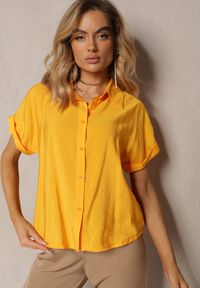 Renee - Żółta Asymetryczna Koszula Wiskozowa z Krótkim Rękawem Loreleis. Kolor: żółty. Materiał: wiskoza. Długość rękawa: krótki rękaw. Długość: krótkie