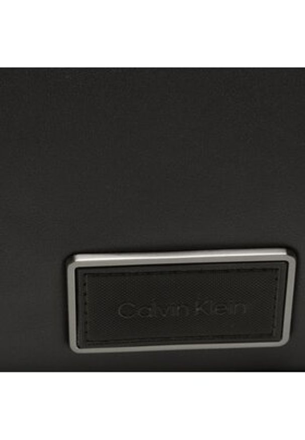Calvin Klein Torba Ck Elevated Messenger Tote K50K510520 Czarny. Kolor: czarny