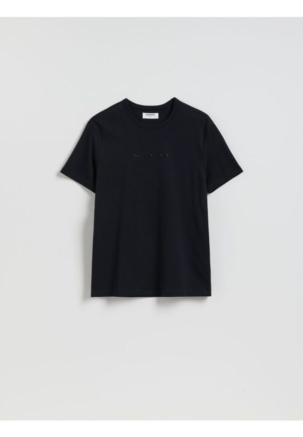 Reserved - T-shirt slim fit z nadrukiem - czarny. Kolor: czarny. Materiał: dzianina, bawełna. Wzór: nadruk