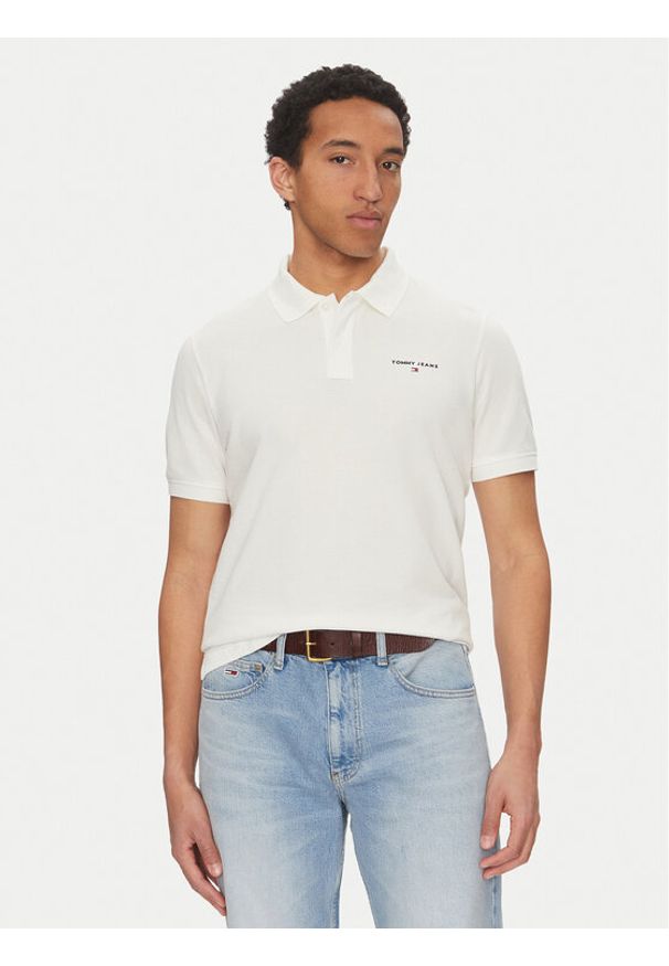 Tommy Jeans Polo Linear DM0DM20914 Biały Regular Fit. Typ kołnierza: polo. Kolor: biały. Materiał: bawełna