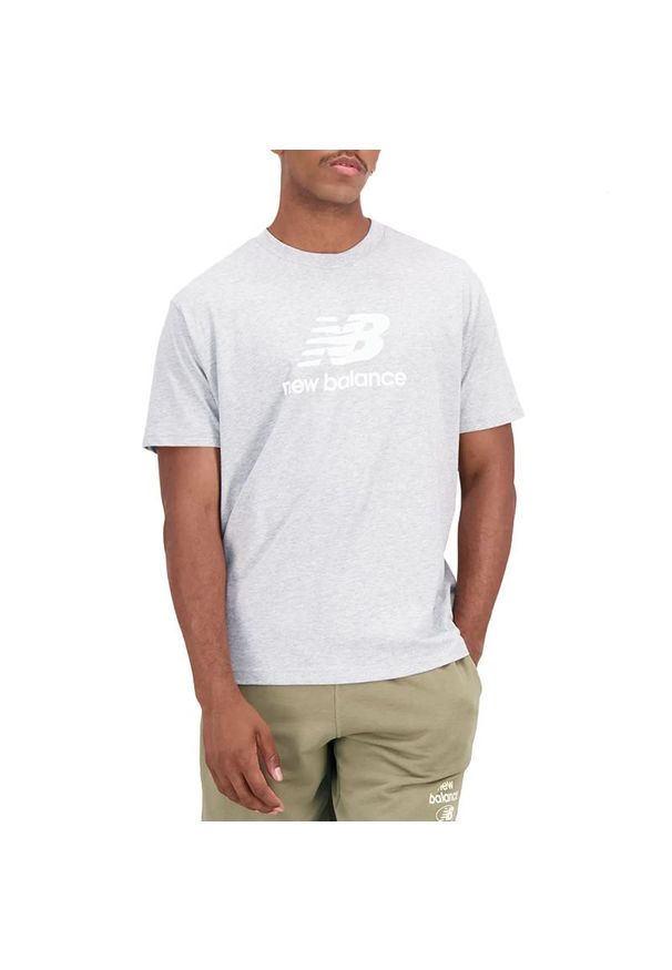 Koszulka New Balance MT31541AG - szara. Kolor: szary. Materiał: bawełna, poliester. Długość rękawa: krótki rękaw. Długość: krótkie