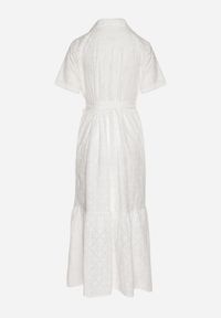 Born2be - Biała Bawełniana Sukienka Haftowana o Koszulowym Kroju z Wiązanym Paskiem Efrora. Okazja: na co dzień, na spacer, na imprezę. Kolor: biały. Materiał: bawełna. Długość rękawa: krótki rękaw. Wzór: haft. Typ sukienki: koszulowe. Styl: casual, elegancki #7