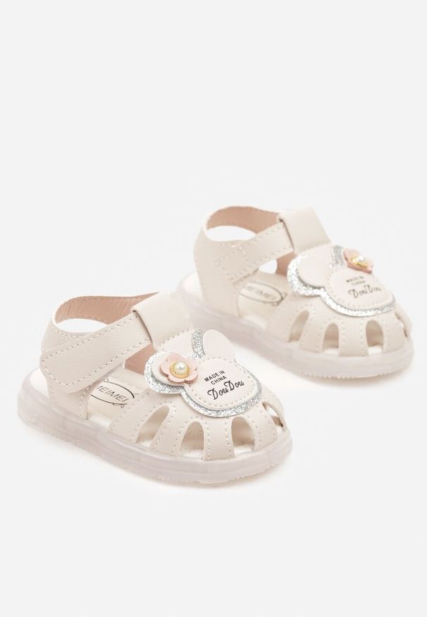 Born2be - Beżowe Sandały z Ledami Aplikacją i Perełką Kinzelia. Zapięcie: rzepy. Kolor: beżowy. Wzór: aplikacja. Sezon: lato