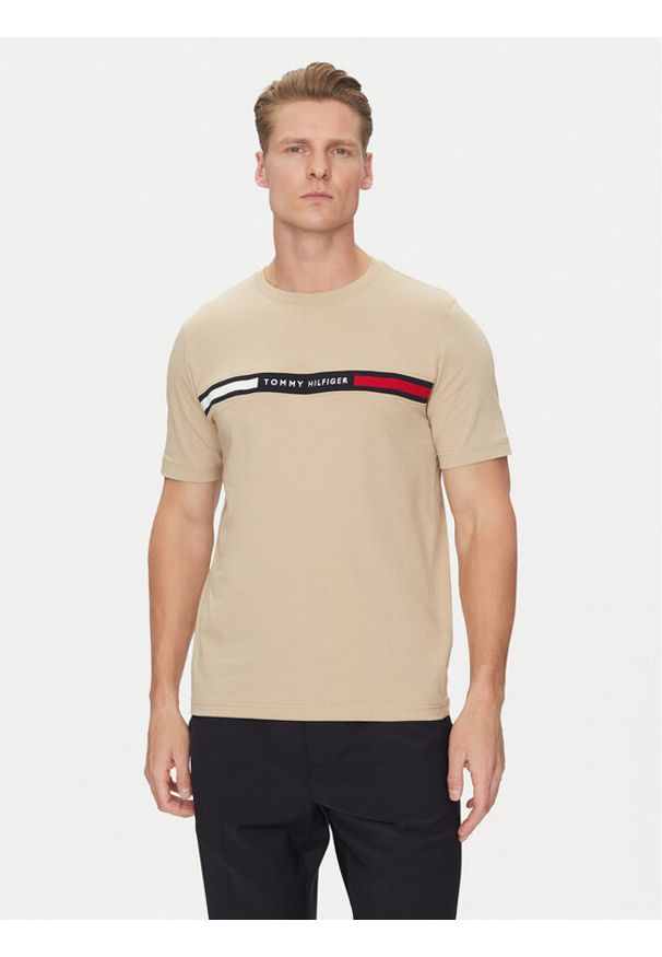 TOMMY HILFIGER - Tommy Hilfiger T-Shirt Chest Insert MW0MW36498 Beżowy Regular Fit. Kolor: beżowy. Materiał: bawełna