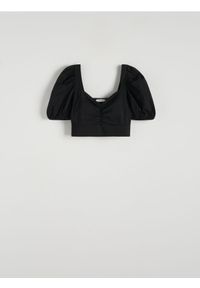 Reserved - Bluzka z bufkami - czarny. Kolor: czarny. Materiał: dzianina. Długość: krótkie #1