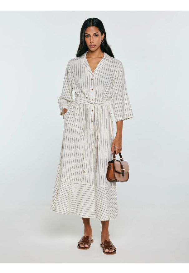 Big-Star - Sukienka damska midi koszulowa w prążek perłowa Kemesi 103. Okazja: na co dzień, do pracy. Typ kołnierza: kołnierzyk klasyczny. Kolor: kremowy. Wzór: prążki. Typ sukienki: koszulowe. Materiał: tkanina, len. Długość rękawa: krótki rękaw. Sezon: lato. Styl: casual, klasyczny, elegancki. Długość: midi