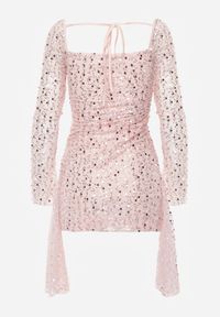 Born2be - Różowa Cekinowa Sukienka VICES o Dopasowanym Kroju z Wiązaniem Adrasalphia. Kolor: różowy. Styl: elegancki, klasyczny #5