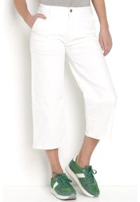 Cellbes - Rozciągliwe dżinsy z szerokimi nogawkami – model culotte. Kolor: biały. Styl: klasyczny, elegancki