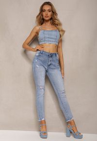 Renee - Niebieskie Skinny Jeansy z Wystrzępionymi Nogawkami Wykończone Przetarciami i Dziurami Hilliana. Kolor: niebieski. Wzór: kropki. Styl: klasyczny, elegancki #5