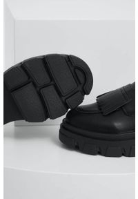 Answear Lab mokasyny damskie kolor czarny na platformie. Nosek buta: okrągły. Kolor: czarny. Materiał: guma. Obcas: na platformie. Styl: wakacyjny #4