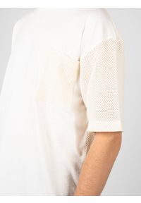 Xagon Man T-shirt | P25082MBM201 | Mężczyzna | Ecru. Okazja: na co dzień. Materiał: bawełna. Wzór: aplikacja. Styl: klasyczny, elegancki, casual #3