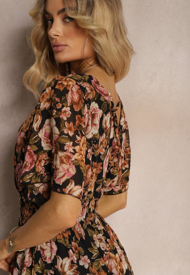 Renee - Czarno-Beżowa Sukienka z Kopertowym Dekoltem z Gumką w Talii i Metaliczną Nicią Sollas. Okazja: na co dzień. Typ kołnierza: dekolt w serek. Kolor: czarny. Typ sukienki: kopertowe. Styl: casual