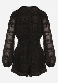 Born2be - Czarny Krótki Kombinezon z Siateczkowymi Rękawami i Wiązanym Paskiem Zenalea. Okazja: na randkę, na imprezę. Kolor: czarny. Długość: krótkie. Styl: elegancki #7