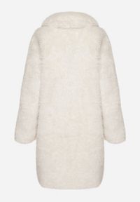 Born2be - Beżowy Płaszcz Futerko o Długim Kroju Otirena. Okazja: na co dzień. Kolor: beżowy. Materiał: futro. Długość: długie. Styl: casual, elegancki #2