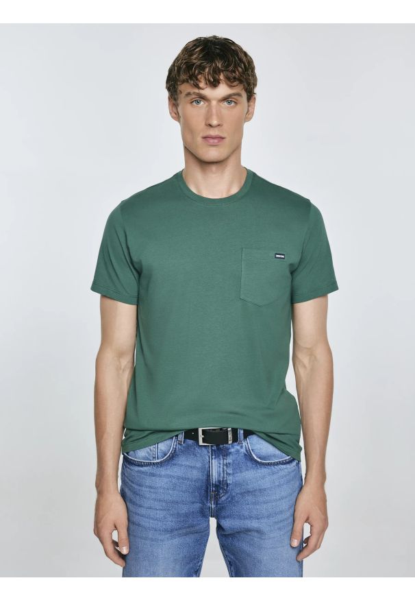 Big-Star - Koszulka męska z kieszonką zielona Carbon 304. Kolor: zielony. Materiał: jeans, bawełna, materiał. Wzór: aplikacja