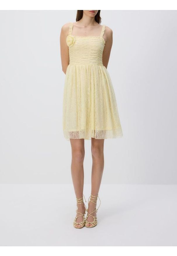 Reserved - Koronkowa sukienka - jasnożółty. Kolor: żółty. Materiał: koronka. Styl: klasyczny