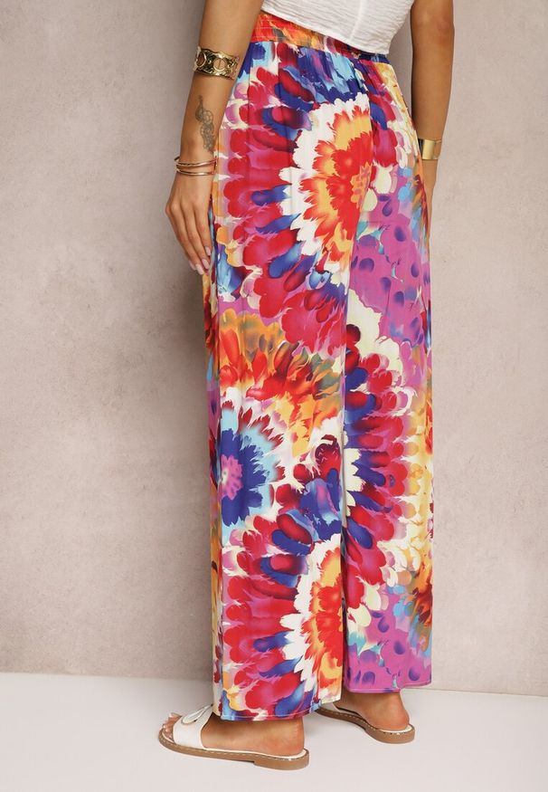 Renee - Czerwono-Niebieskie Wiskozowe Spodnie o Szerokim Kroju High Waist Tie Dye z Gumką w Talii Nalflea. Stan: podwyższony. Kolor: czerwony. Materiał: wiskoza. Sezon: lato