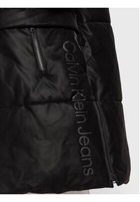 Calvin Klein Jeans Kurtka puchowa J20J219907 Czarny Relaxed Fit. Kolor: czarny. Materiał: puch, syntetyk