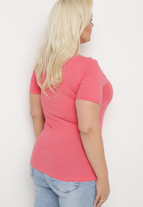 Born2be - Różowy Bawełniany T-shirt Koszulka z Krótkim Rękawem Ozdobiona Nadrukiem i Cyrkoniami Codara. Okazja: na co dzień. Kolekcja: plus size. Kolor: różowy. Materiał: bawełna. Długość rękawa: krótki rękaw. Długość: krótkie. Wzór: nadruk, aplikacja. Styl: casual