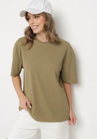 Born2be - Ciemnobeżowa Koszulka T-shirt Klasyczna Paliessa. Kolor: beżowy. Styl: klasyczny