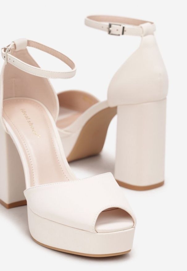 Born2be - Beżowe Sandały na Słupku i Platformie z Noskiem Peep Toe Jelesia. Nosek buta: otwarty. Zapięcie: pasek. Kolor: beżowy. Obcas: na platformie