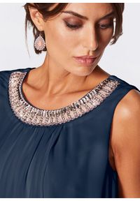 bonprix - Sukienka szyfonowa z aplikacją ze sztrasem. Kolor: niebieski. Materiał: szyfon. Wzór: aplikacja. Styl: elegancki #2