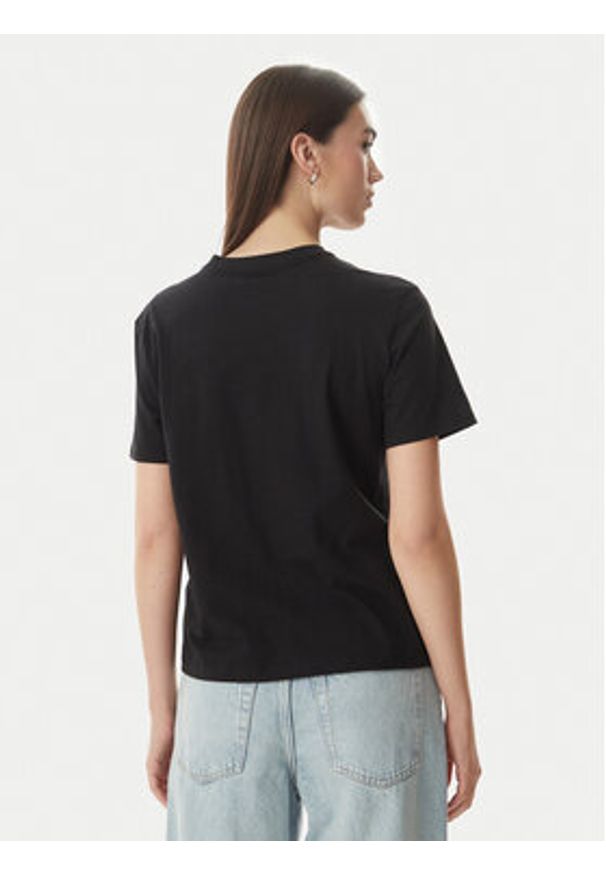 Calvin Klein Jeans T-Shirt LV047G831G Czarny Regular Fit. Kolor: czarny. Materiał: bawełna