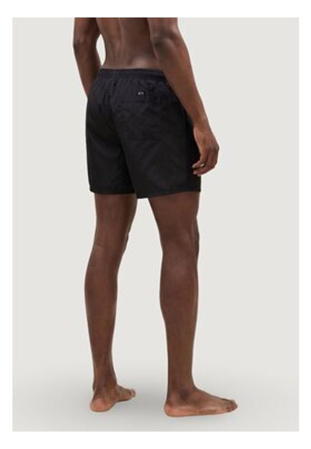 Armani Exchange Szorty kąpielowe XM000832 AF22573 UC001 Czarny Regular Fit. Kolor: czarny. Materiał: syntetyk