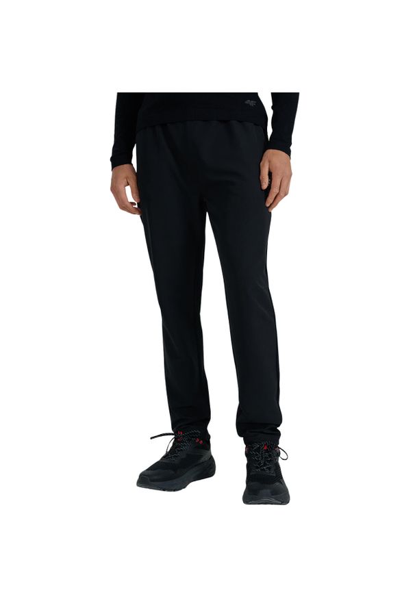 4f - Spodnie męskie 4F FNK M0930 głęboka czerń 4FWAW25TFTRM0930 20S ROZMIAR S. Kolor: czarny. Sport: piłka nożna