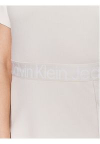 Calvin Klein Jeans Sukienka codzienna J20J221408 Beżowy Regular Fit. Okazja: na co dzień. Kolor: beżowy. Materiał: syntetyk, wiskoza. Typ sukienki: proste. Styl: casual #5
