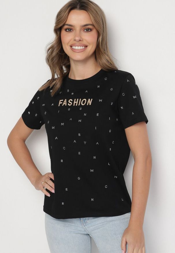 Born2be - Czarny T-shirt z Bawełny z Cyrkoniami i Napisem Nalanielle. Okazja: na co dzień. Kolor: czarny. Materiał: bawełna. Wzór: napisy. Styl: sportowy, klasyczny, casual, elegancki