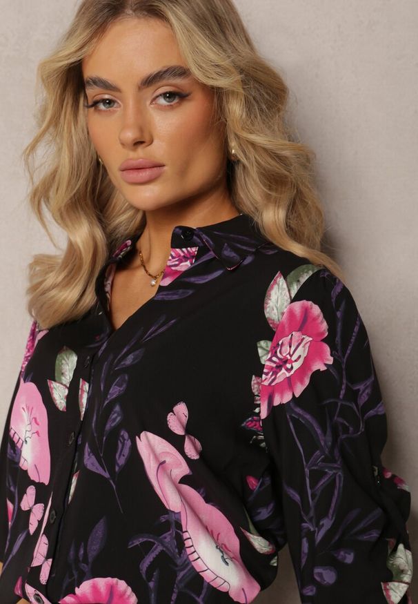 Renee - Czarno-Różowa Koszula Ozdobiona Wzorem w Kwiaty z Wiskozy Deliria. Kolor: czarny. Materiał: wiskoza. Wzór: aplikacja, kwiaty