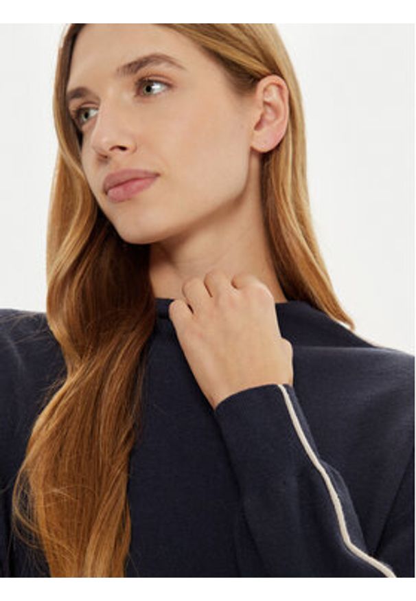 Tatuum Sukienka dzianinowa Cora T2420.198B Granatowy Relaxed Fit. Kolor: niebieski. Materiał: wiskoza, syntetyk