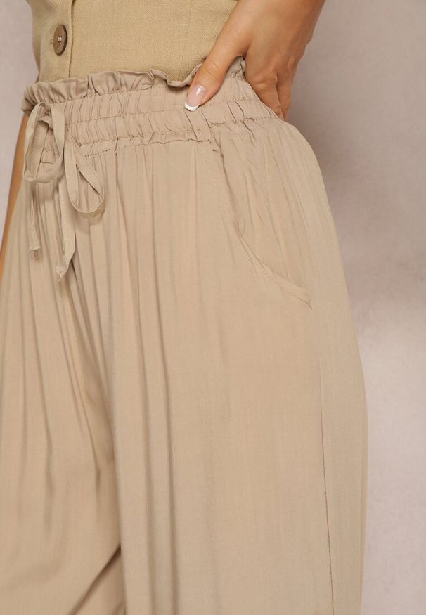 Renee - Beżowe Spodnie Palazzo High Waist z Bawełny Wykończone Gumką w Talii Nellsea. Okazja: na co dzień. Stan: podwyższony. Kolor: beżowy. Materiał: bawełna. Styl: elegancki, casual