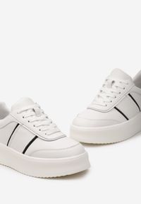 Renee - Białe Sneakersy ze Skóry Naturalnej na Platformie Roswena. Kolor: biały. Materiał: skóra. Obcas: na platformie