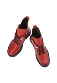 Czerwone Botki Artiker Modne Obuwie Damskie. Okazja: na co dzień. Kolor: czerwony. Materiał: skóra, jeans. Styl: casual, elegancki #6