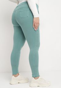 Born2be - Jasnozielone Spodnie z Gumką w Talii i Prostymi Nogawkami Lotlipa. Okazja: na co dzień, na spotkanie biznesowe. Kolekcja: plus size. Kolor: zielony. Styl: biznesowy, elegancki, casual #5