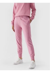 4f - 4F Spodnie dresowe 4FAW23TTROF474 Różowy Regular Fit. Kolor: różowy. Materiał: dresówka, bawełna