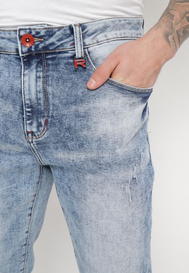 Born2be - Jasnoniebieskie Bawełniane Jeansy z Przetarciami Ragstia. Okazja: na co dzień. Kolor: niebieski. Styl: casual