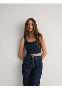 Reserved - Top w paski - granatowy. Kolor: niebieski. Materiał: bawełna, tkanina. Wzór: paski #1