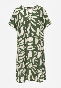 Born2be - Zielona Pudełkowa Sukienka z Wiskozy z Dekoltem w Serek w Abstrakcyjny Wzór Cresom. Okazja: na co dzień. Typ kołnierza: dekolt w serek. Kolekcja: plus size. Kolor: zielony. Materiał: wiskoza. Sezon: lato. Typ sukienki: proste, dla puszystych. Styl: casual #4