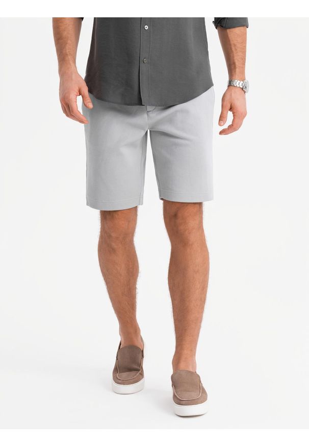 Ombre Clothing - Męskie szorty ze strukturalnej dzianiny SLIM FIT – jasnoszare V4. Okazja: na co dzień. Kolor: szary. Materiał: dzianina. Wzór: jednolity. Styl: wakacyjny, casual, klasyczny, sportowy