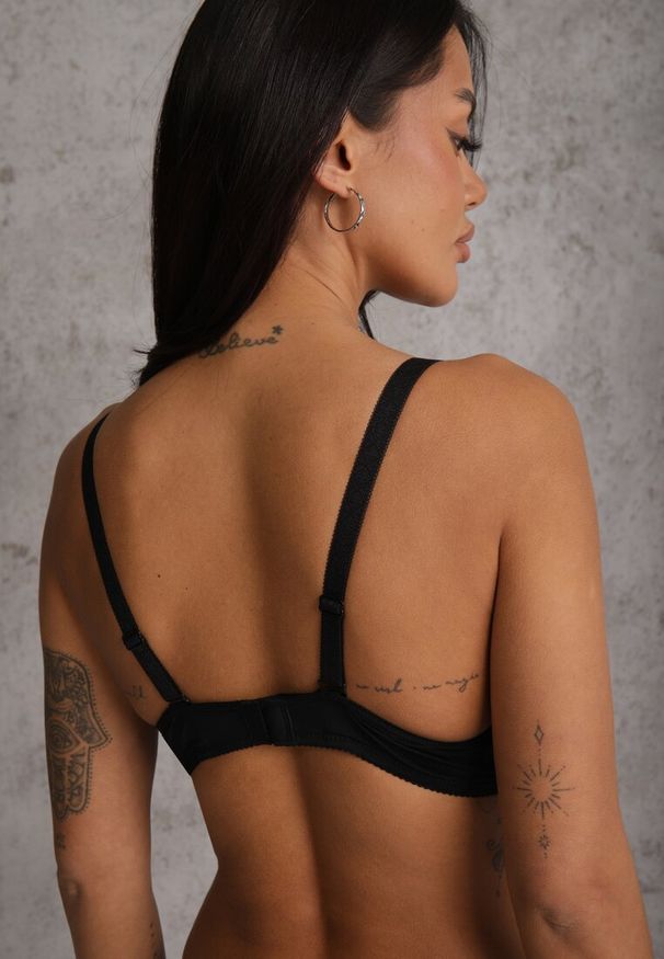 Renee - Czarny Biustonosz z Koronką i Funkcją Push Up Wifia. Kolor: czarny. Materiał: koronka. Rodzaj stanika: push-up. Wzór: koronka