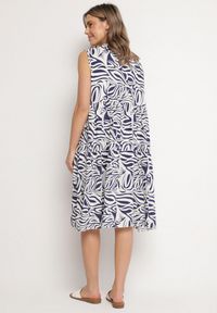 Born2be - Granatowa Bawełniana Rozkloszowana Sukienka z Geometrycznym Wzorem Annivaria. Okazja: na co dzień. Typ kołnierza: dekolt w kształcie V. Kolor: niebieski. Materiał: bawełna. Wzór: geometria. Typ sukienki: rozkloszowane. Styl: klasyczny, casual, elegancki #5